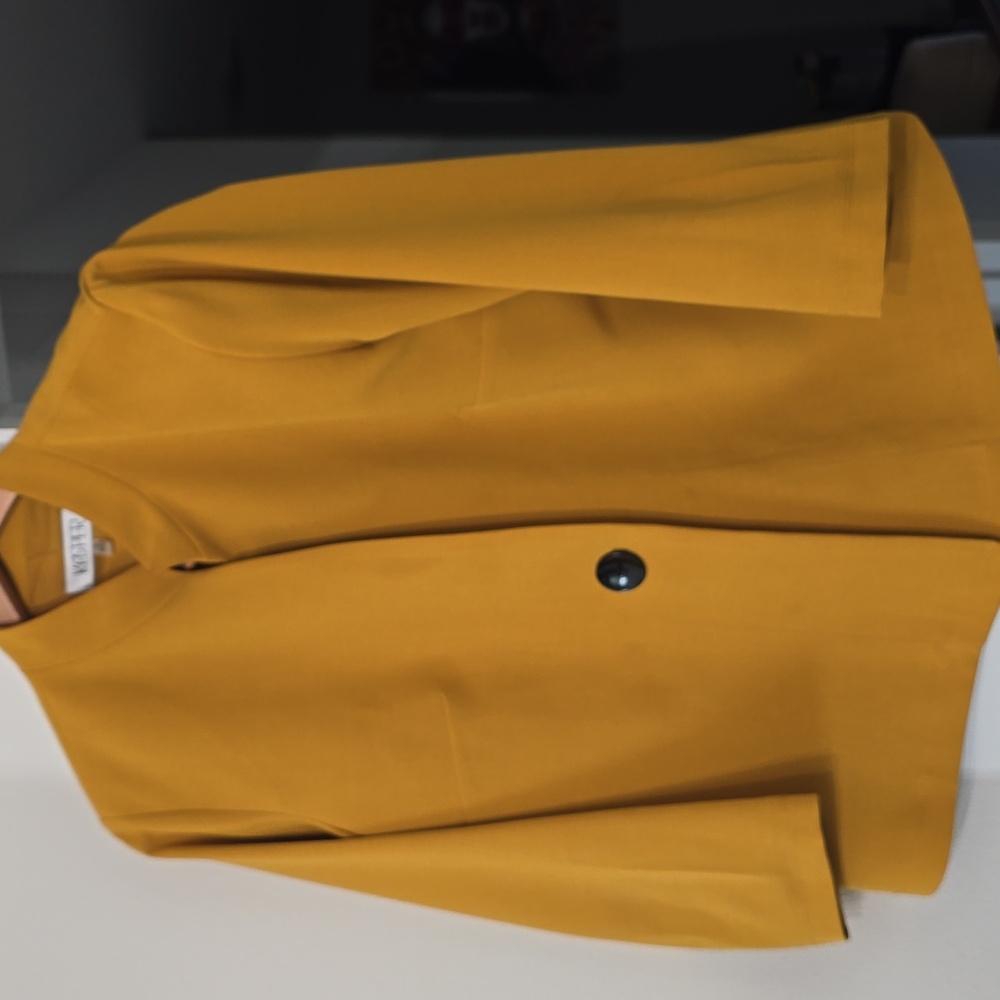 Kasper 3/4 Sleeve Mustard Blazer with Black Button - Size 10 - Picture 5 of 8